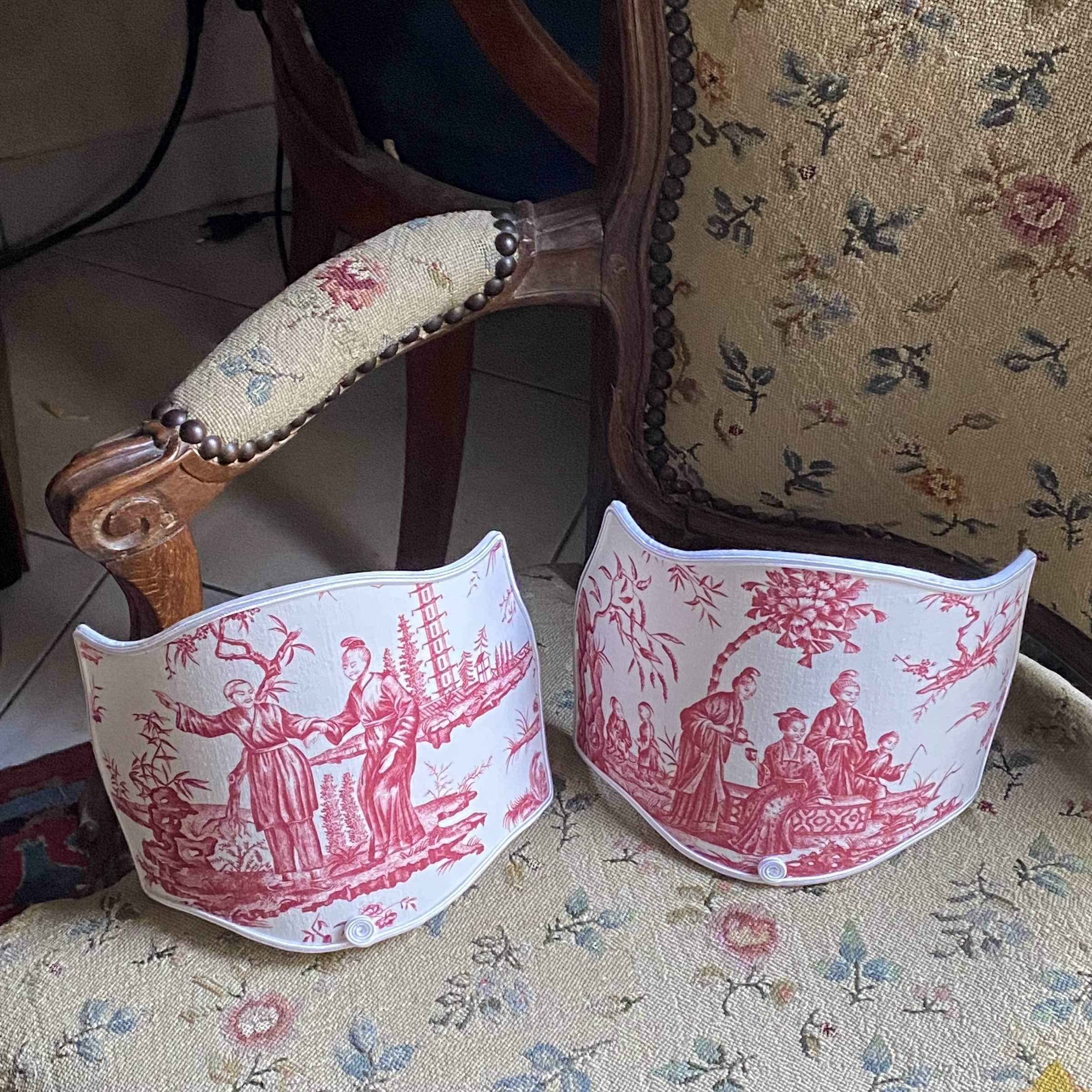 Abat_jour écran Toile de Jouy rose