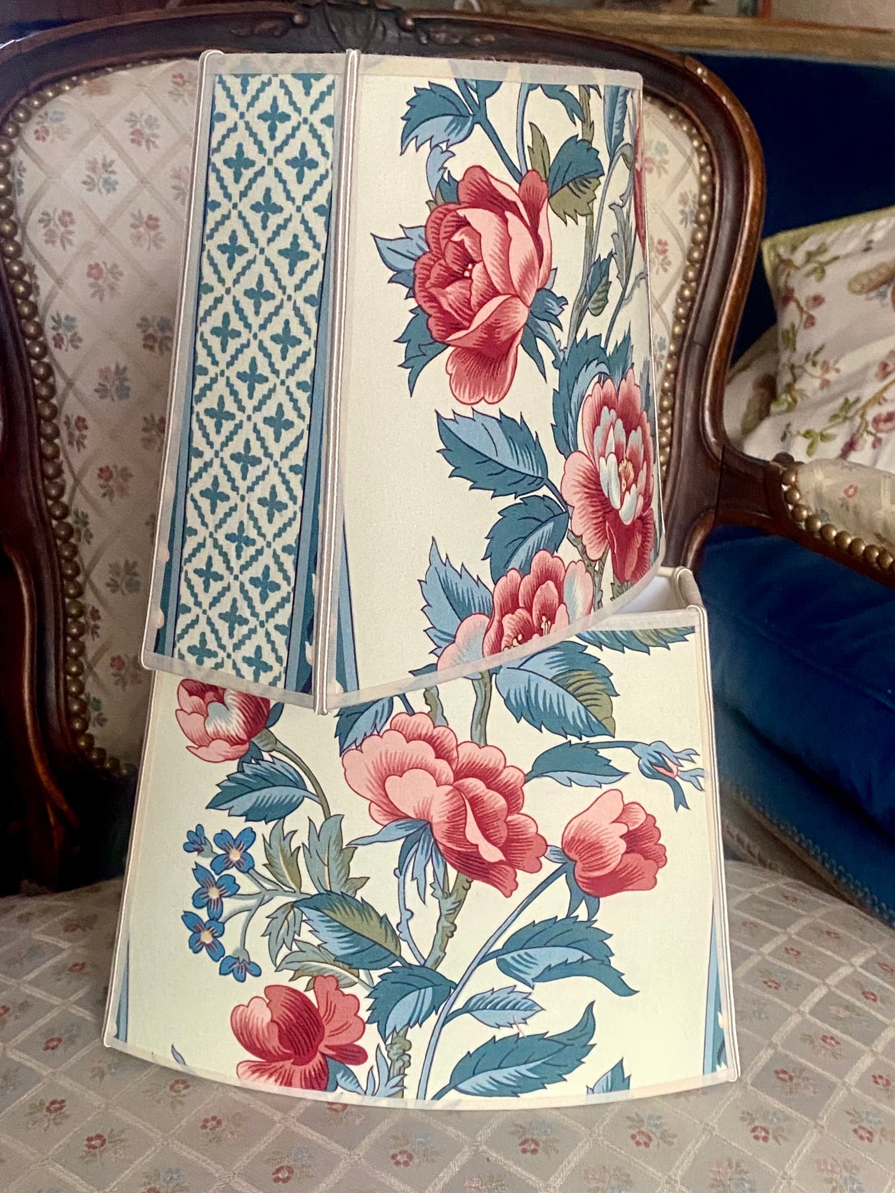 Cut-corner lampshades, view 3