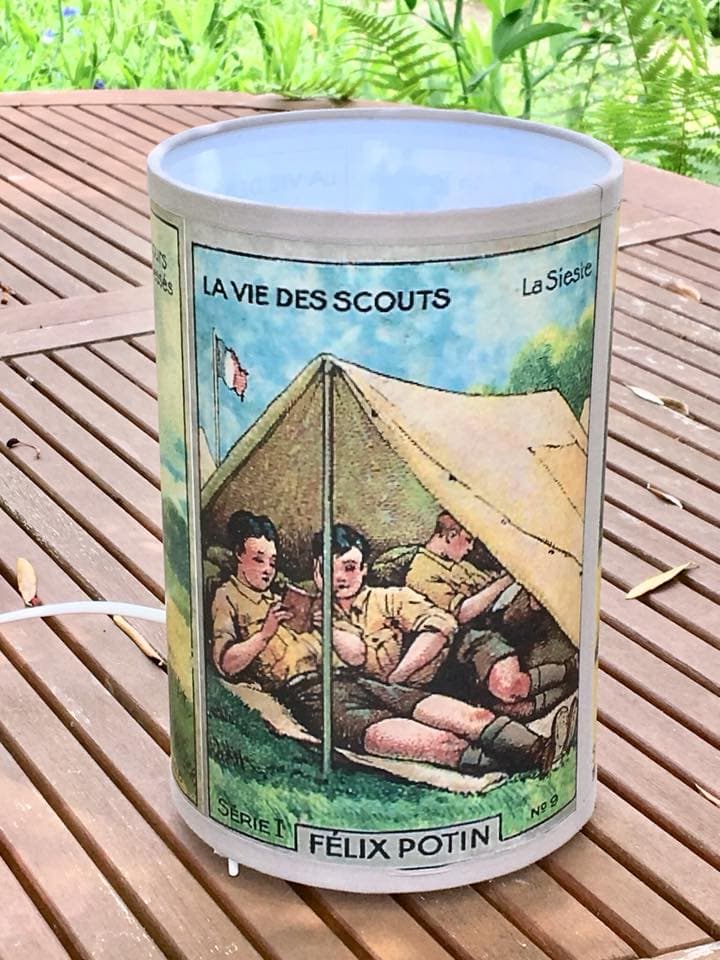 Lampe à poser scouts vue 2