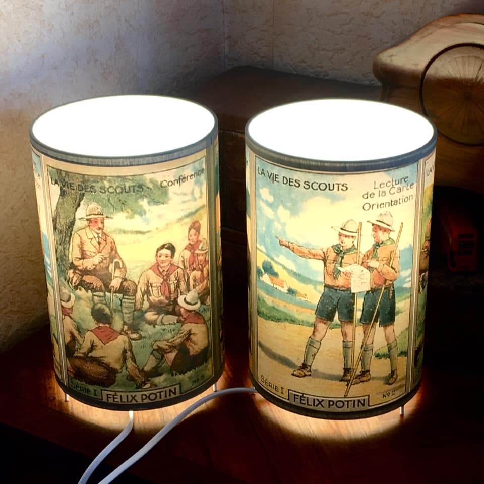 Lampe à poser scouts vue 3
