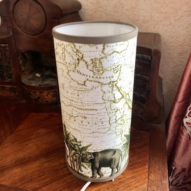 Lampe à poser "thème voyages" (pays ou région au choix)
