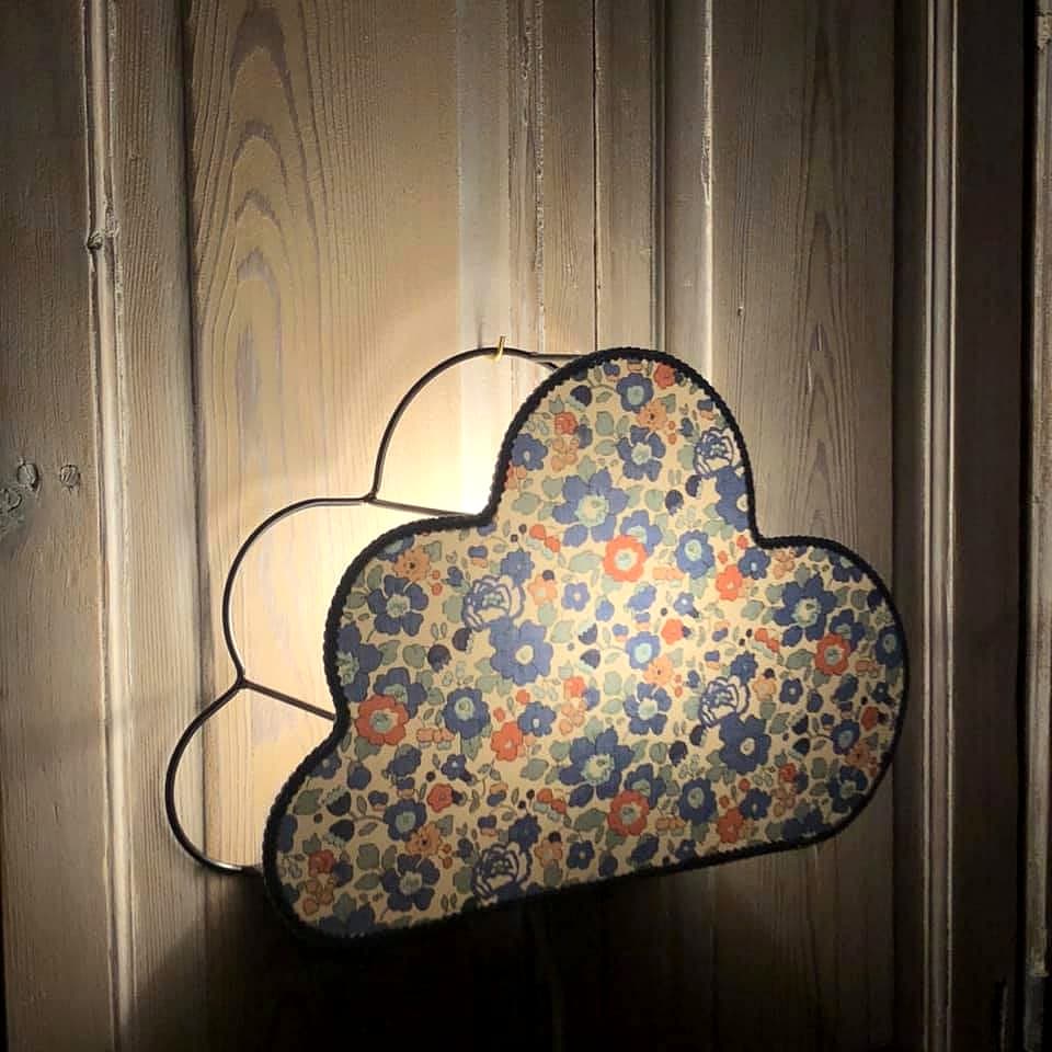 Applique liseuse forme nuage