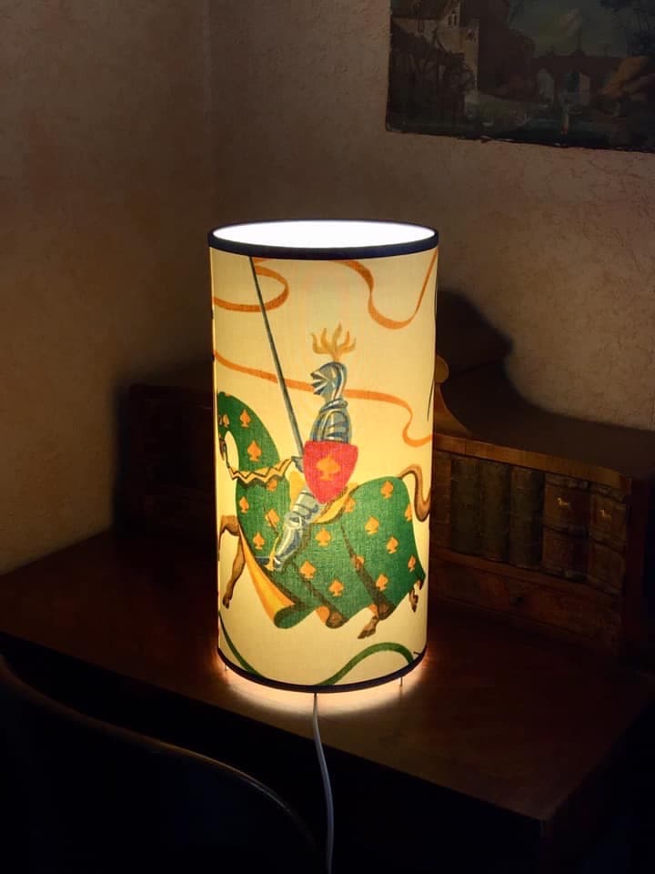 Grande lampe à poser tissu tournoi (3 coloris possible) vue 2