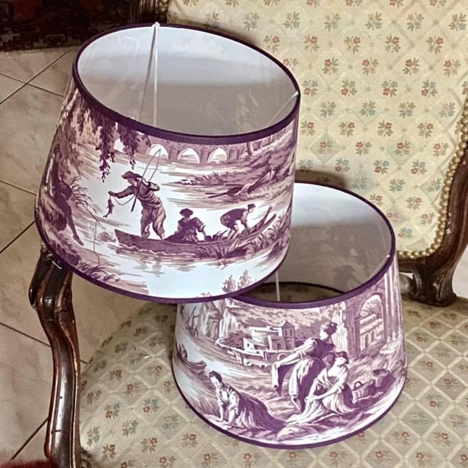 Toile de Jouy scène antique fond prune violet vue 2