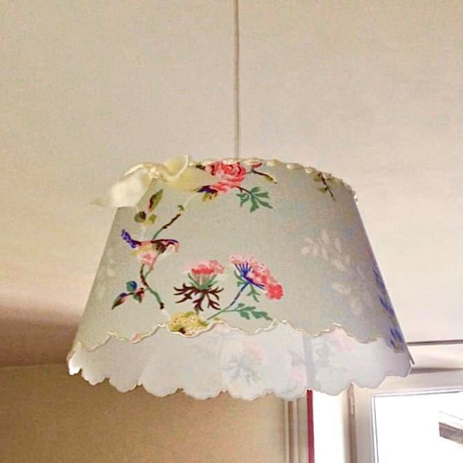 Tissu anglais fleurs et oiseaux fond vert d'eau bleu clair vue 3