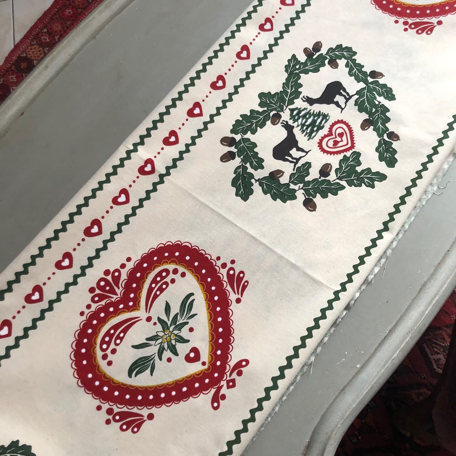 Tissu montagne frise coeur