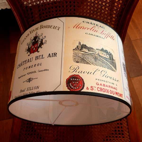 Abat-jour thème étiquettes de vin vue 2