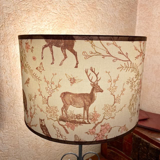Tissu woodland rose et marron vue 3
