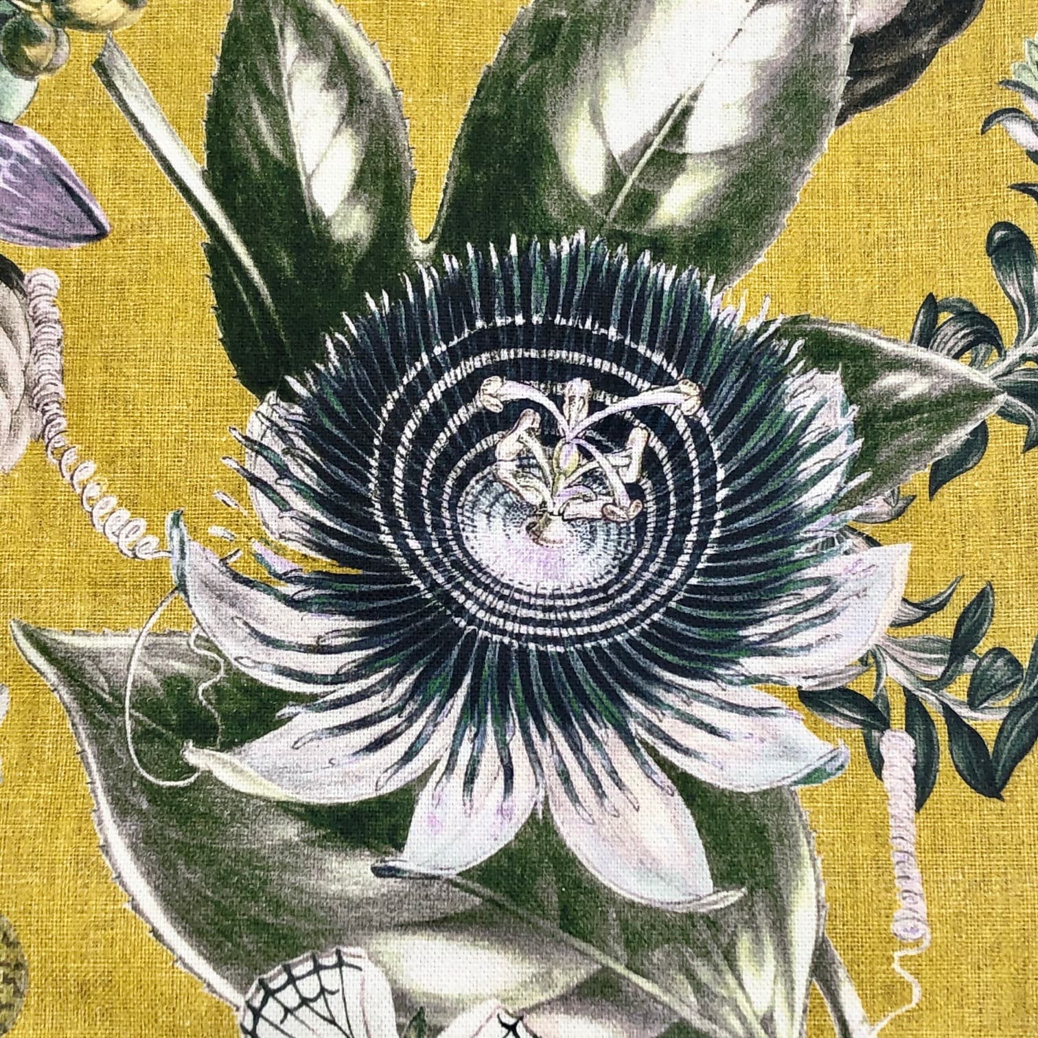 Tissu "passiflore" fond jaune