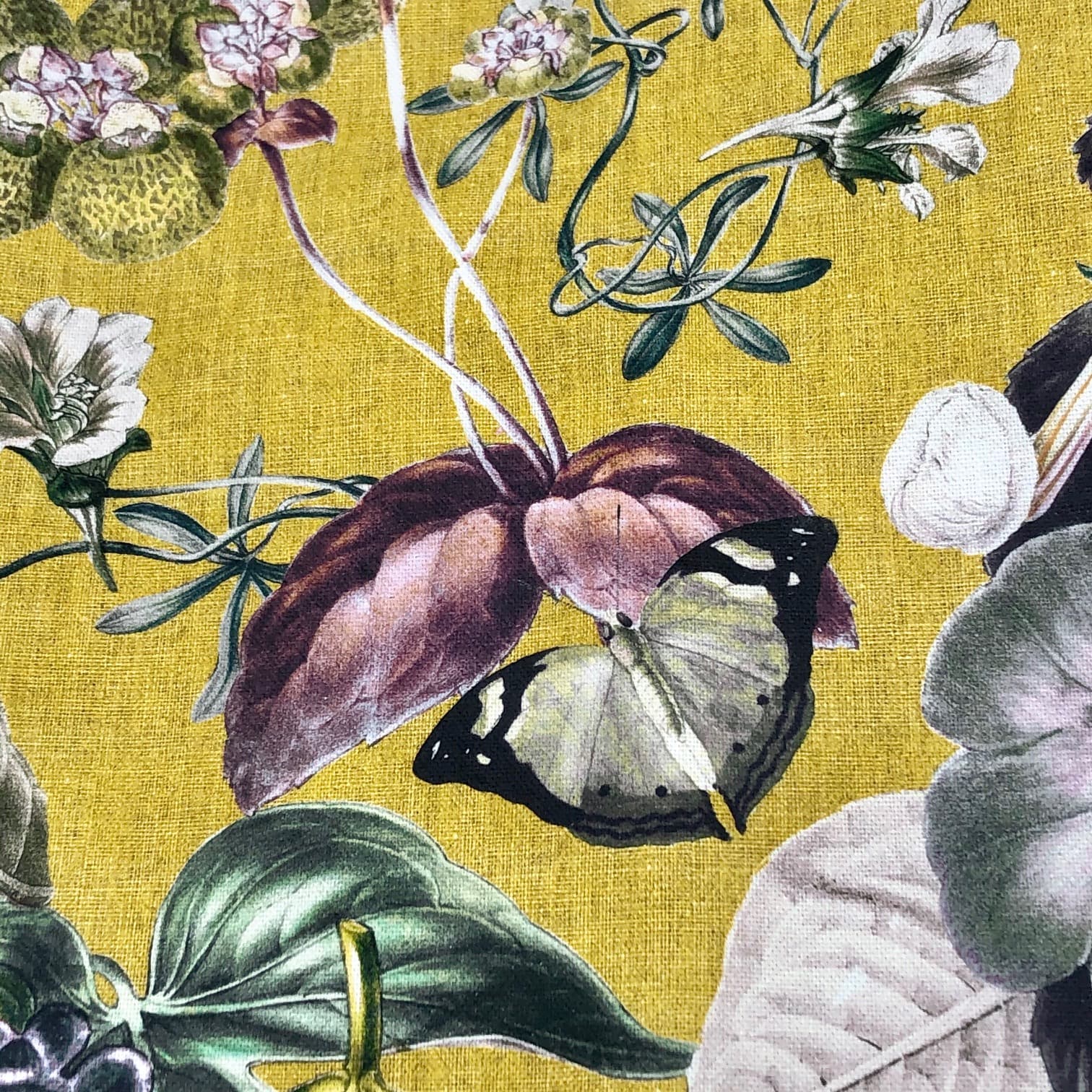 Tissu "passiflore" fond jaune vue 6