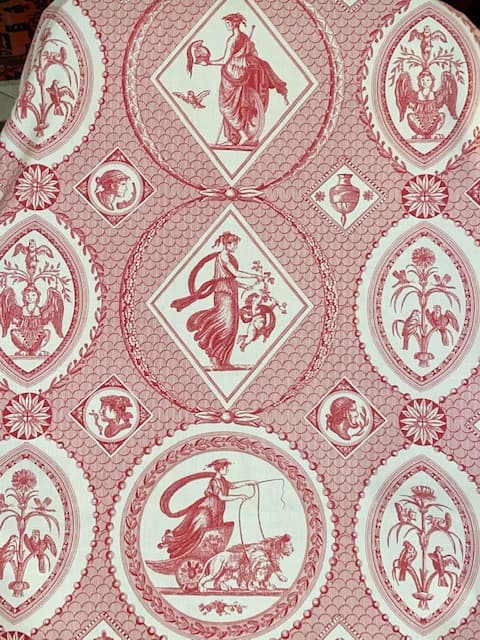 Tissu Toile de Jouy scènes antiques médaillons fond rose