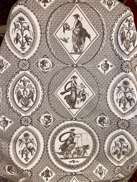 Tissu Toile de Jouy médaillons scènes antiques fond gris