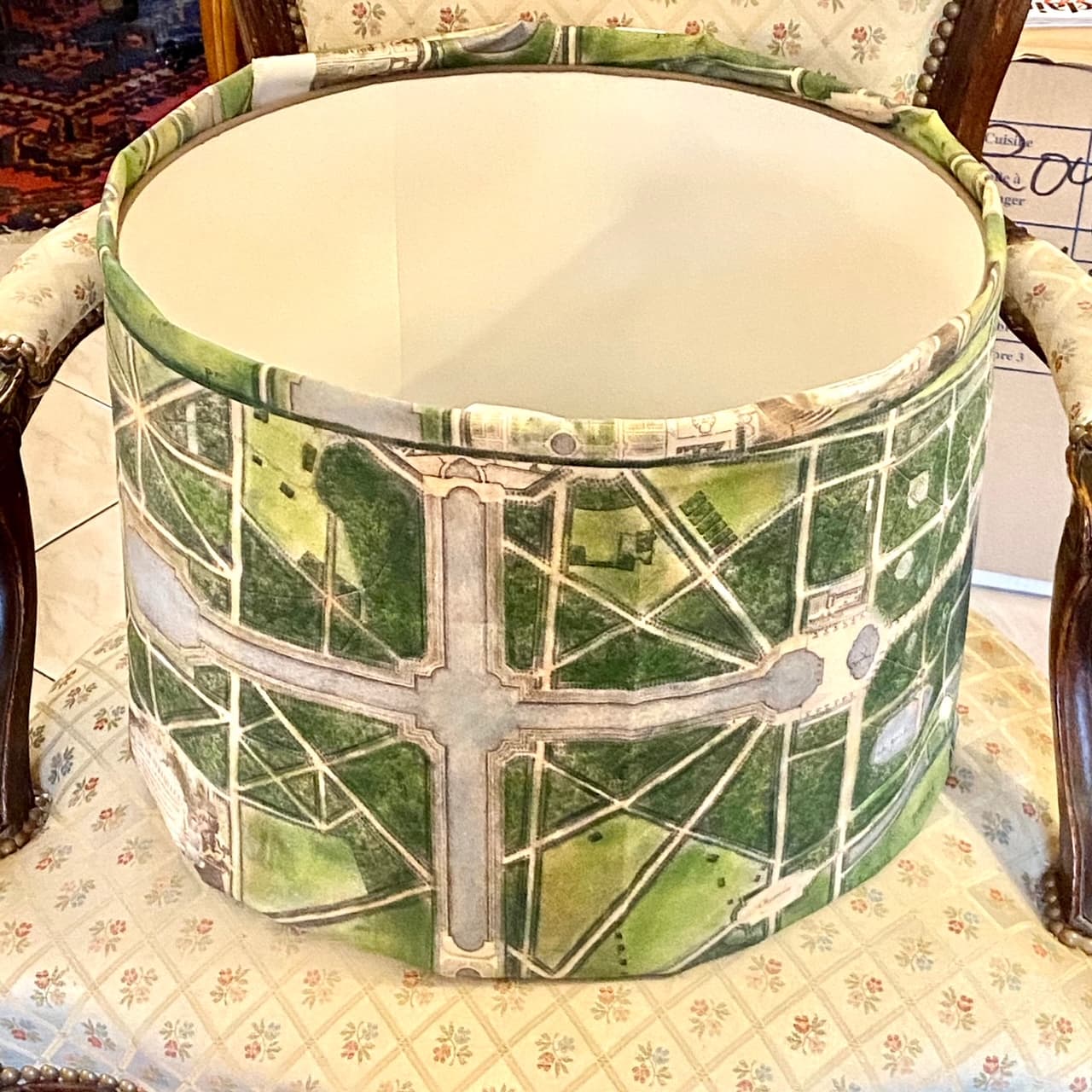 ‘Les Jardins de Versailles’ fabric, view 3