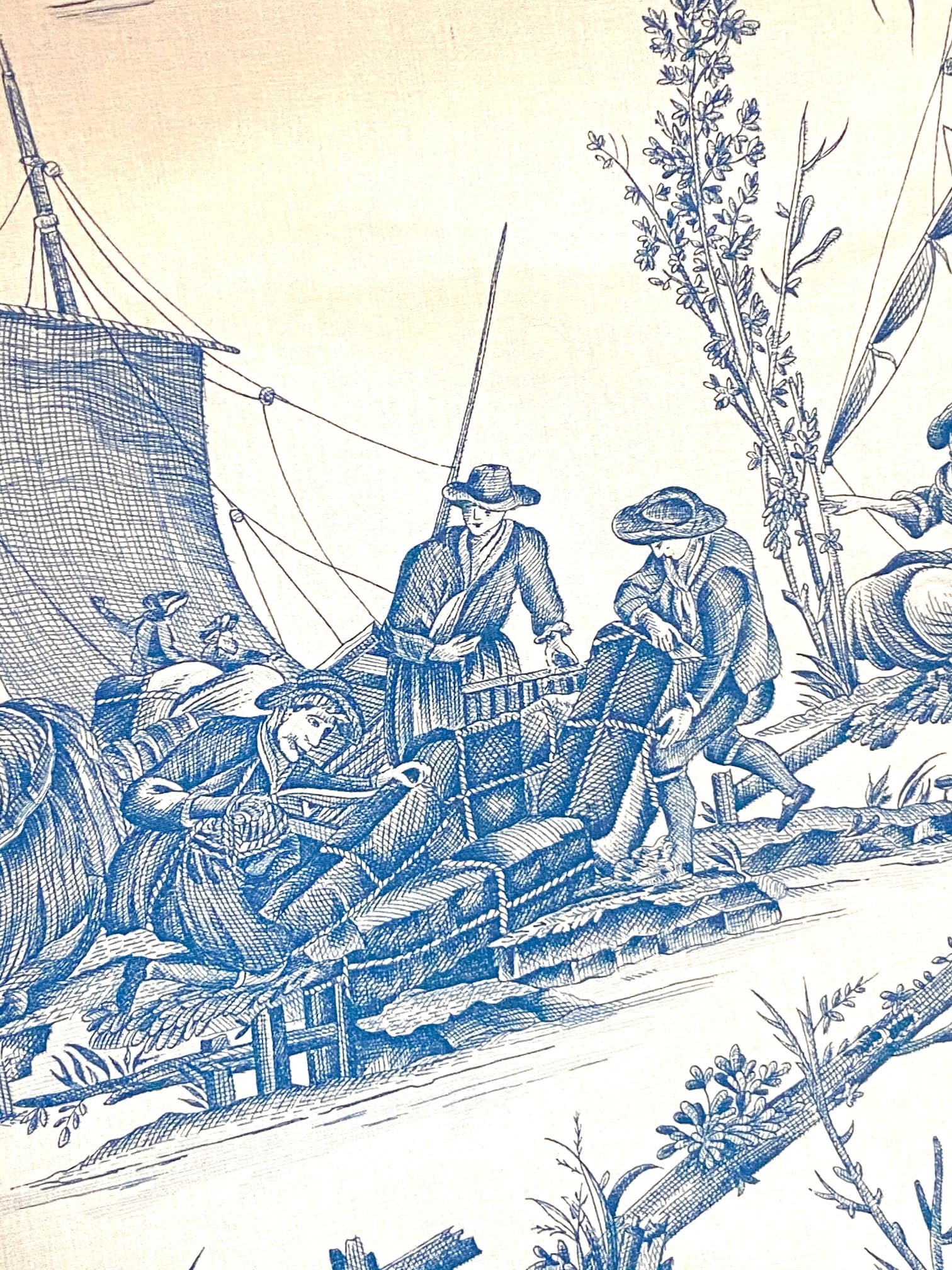 Toile de Jouy ‘la pèche maritime’ on a blue background, view 3