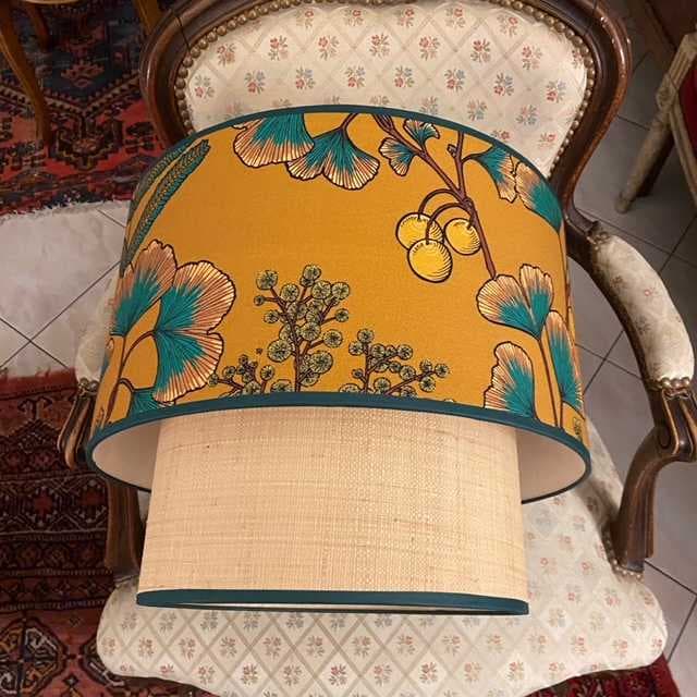 Tissu Victoria fond jaune cumin vue 5