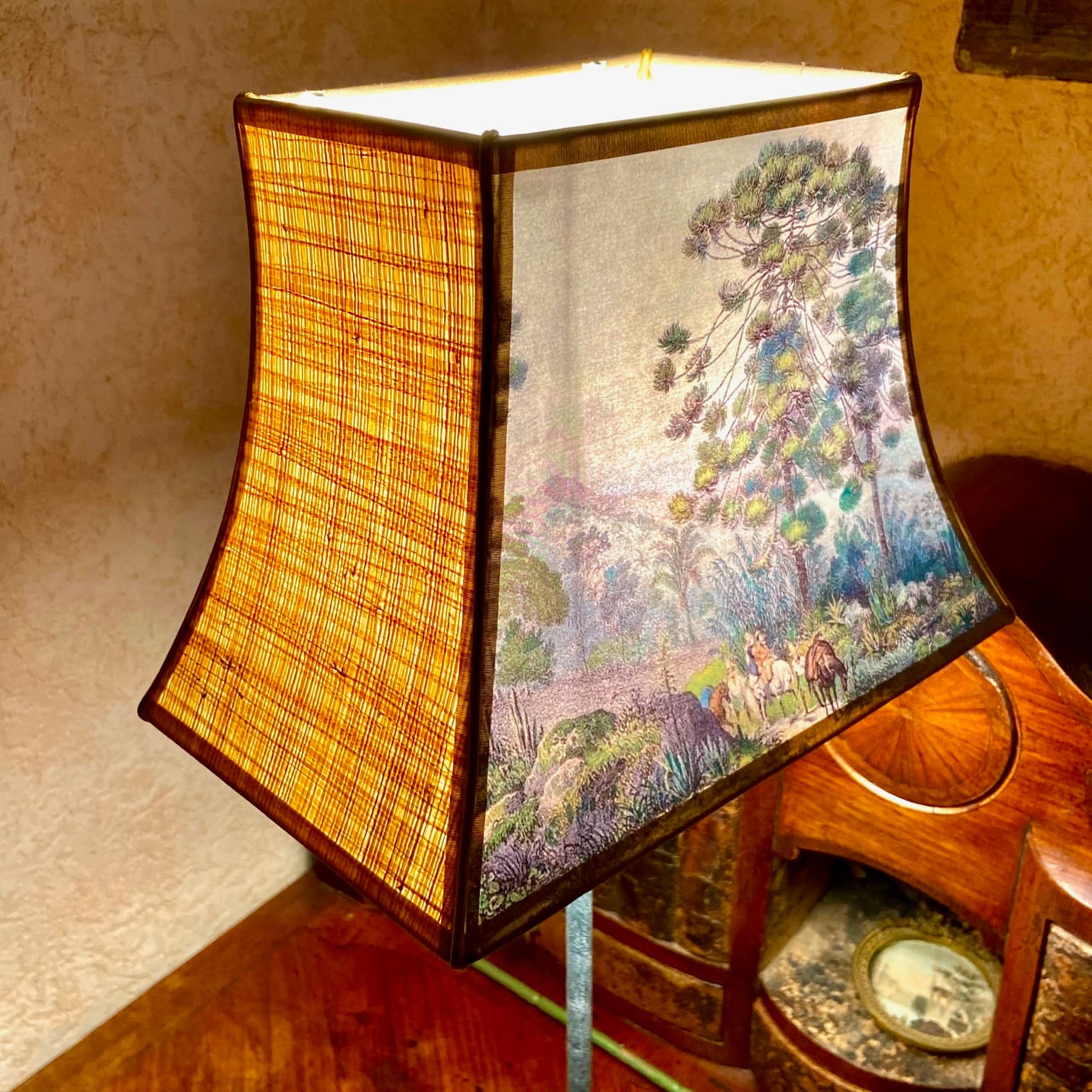 Pagoda lampshade with lace and engraving or fabric, view 3