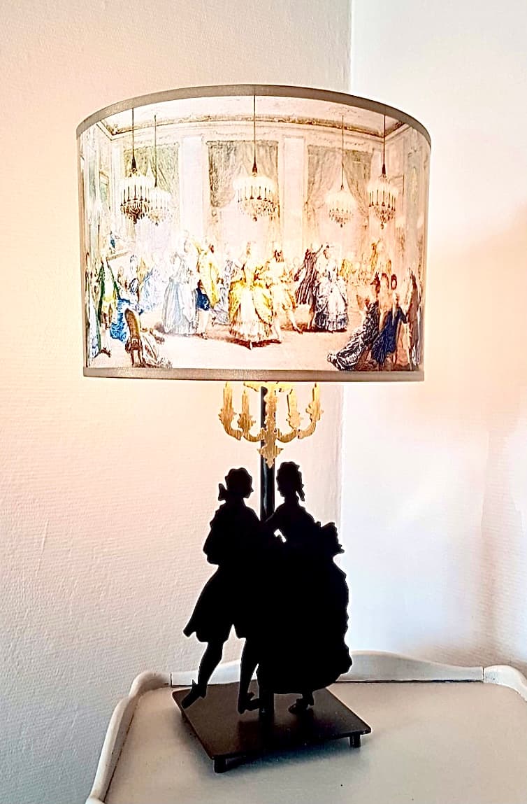 Customisable silhouette lamp, view 4