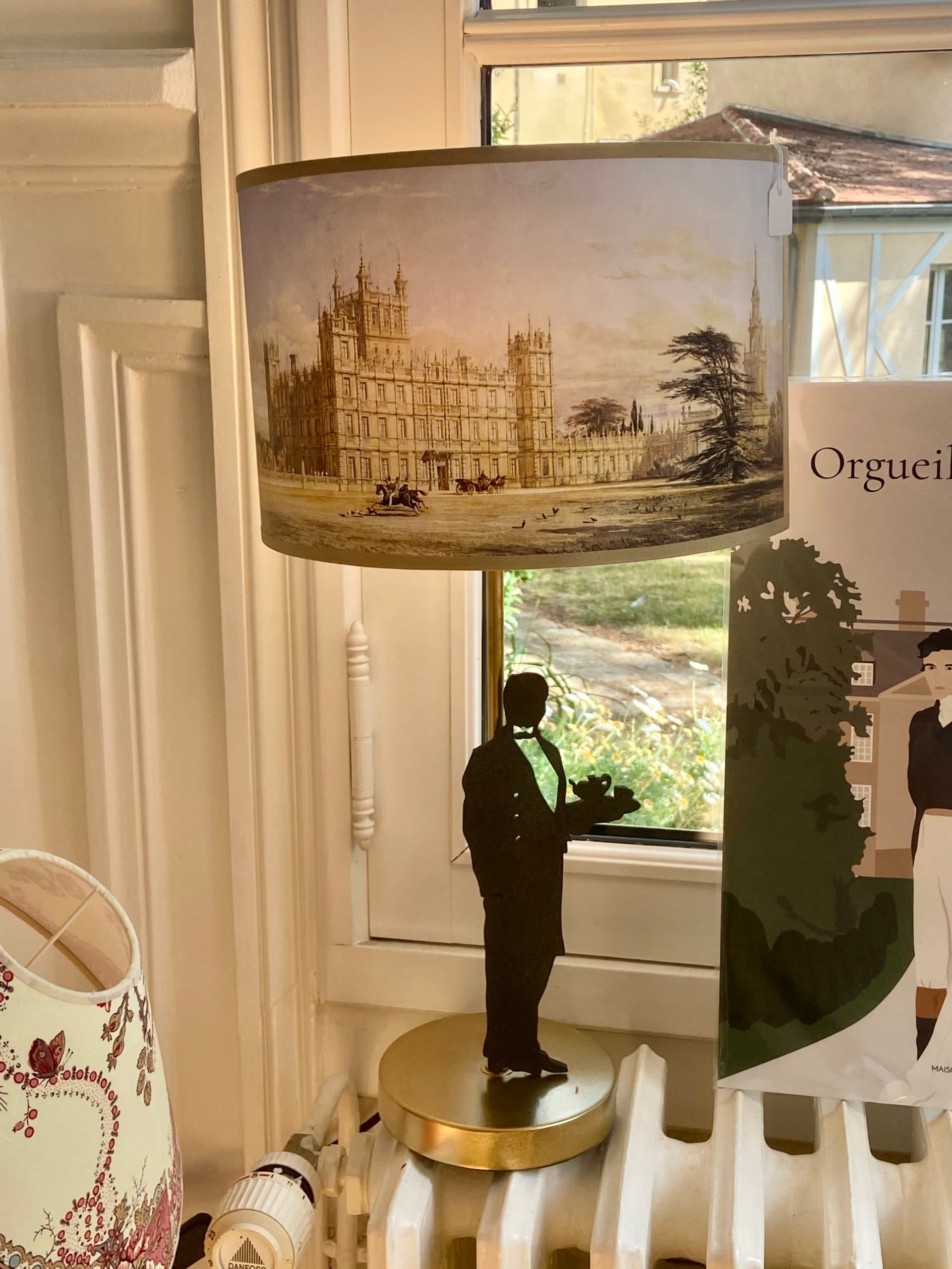 Downton Abbey silhouette lamp, view 3