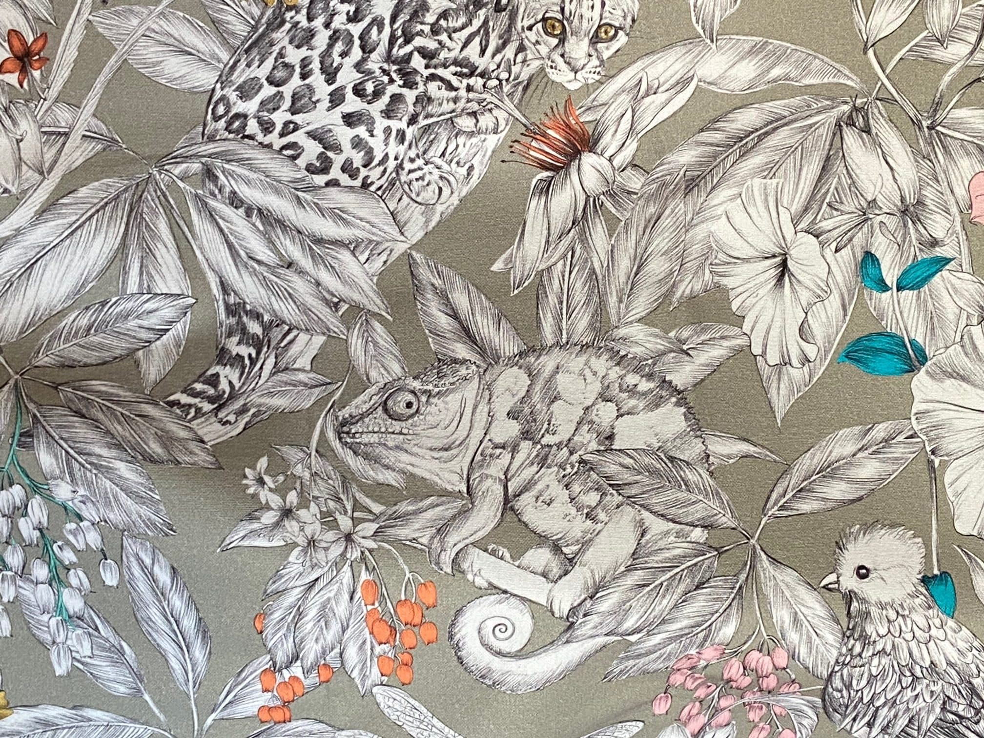 Exotic ‘Manga’ fabric with a string-coloured background, view 2