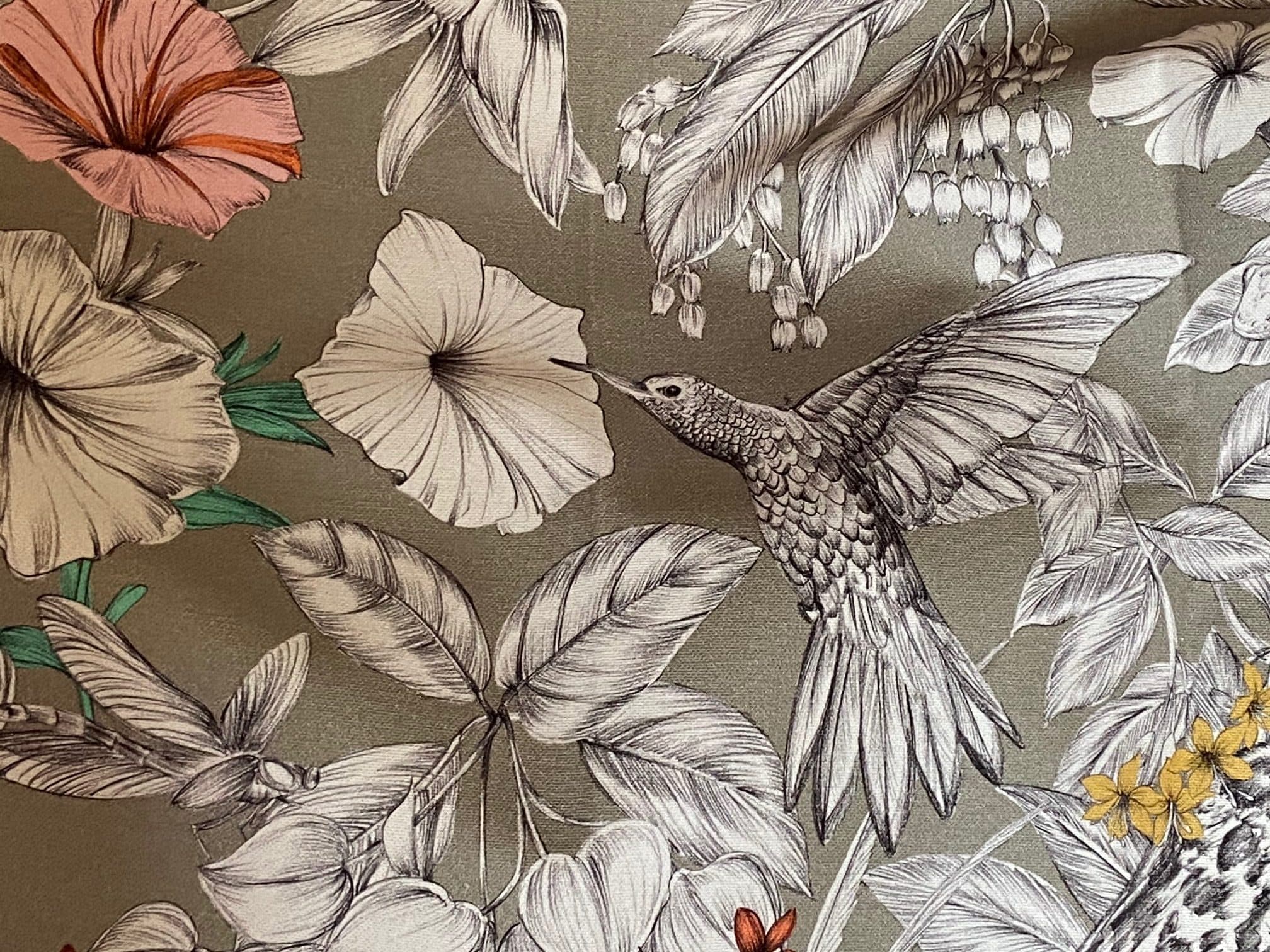 Exotic ‘Manga’ fabric with a string-coloured background, view 4