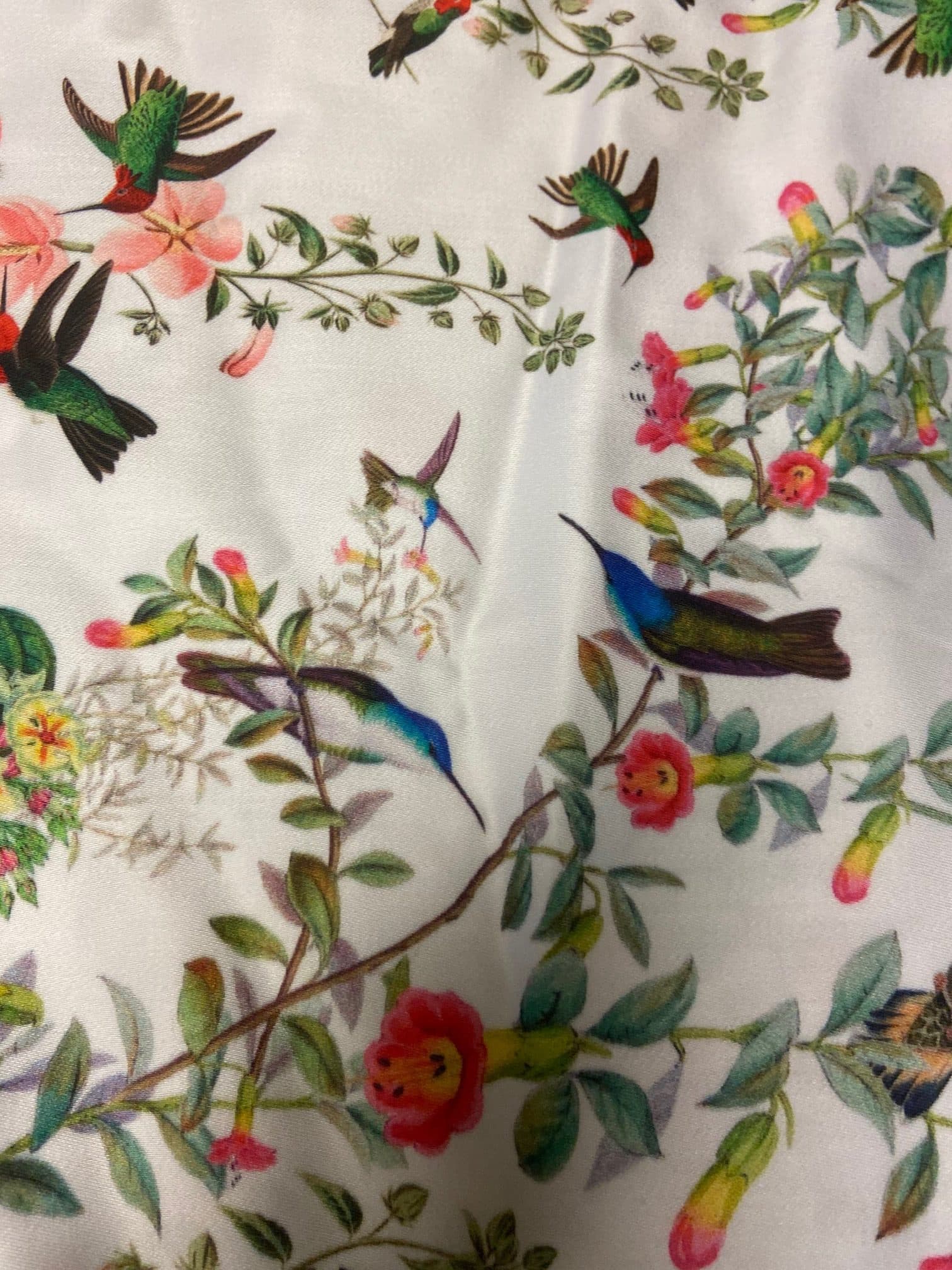 Fabric with small hummingbird motifs, view 2