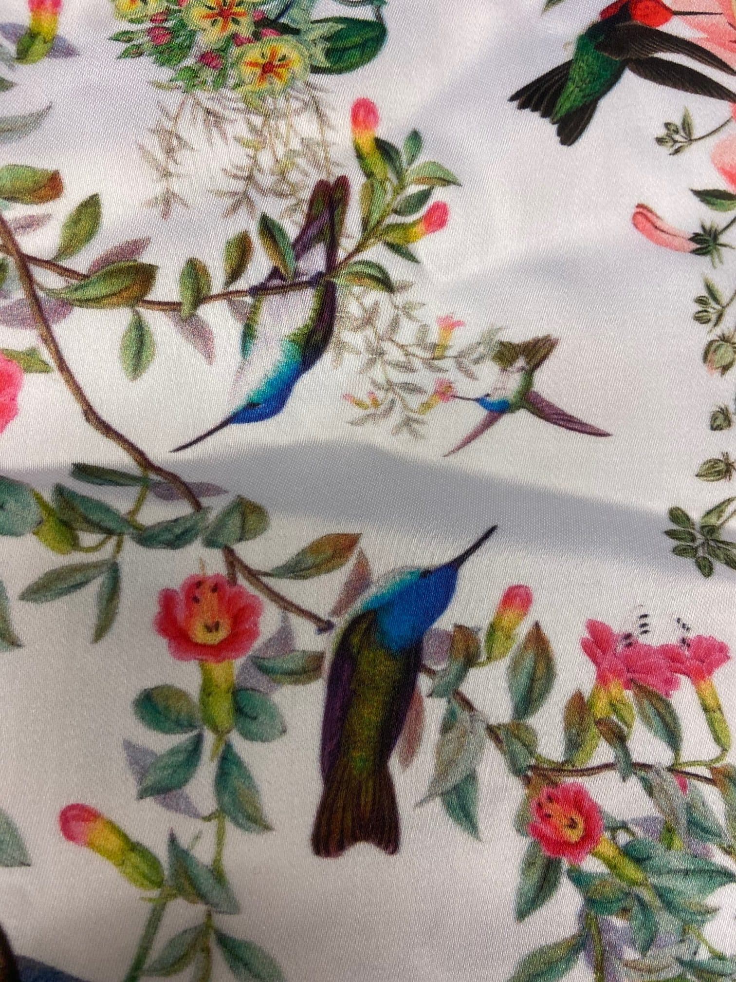 Fabric with small hummingbird motifs, view 3