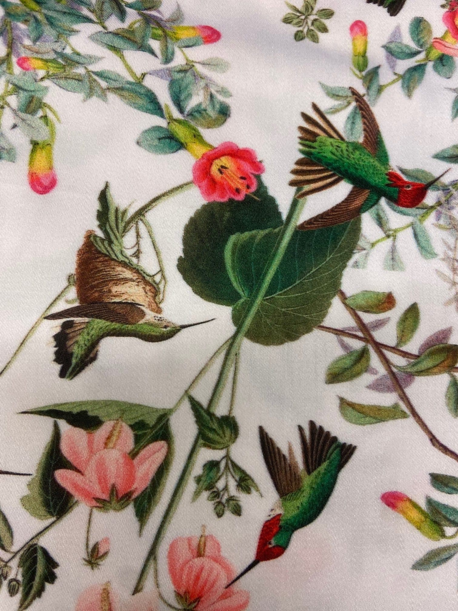 Fabric with small hummingbird motifs, view 4