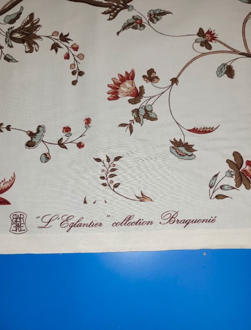 L’Eglantier fabric (Braquenié), view 2