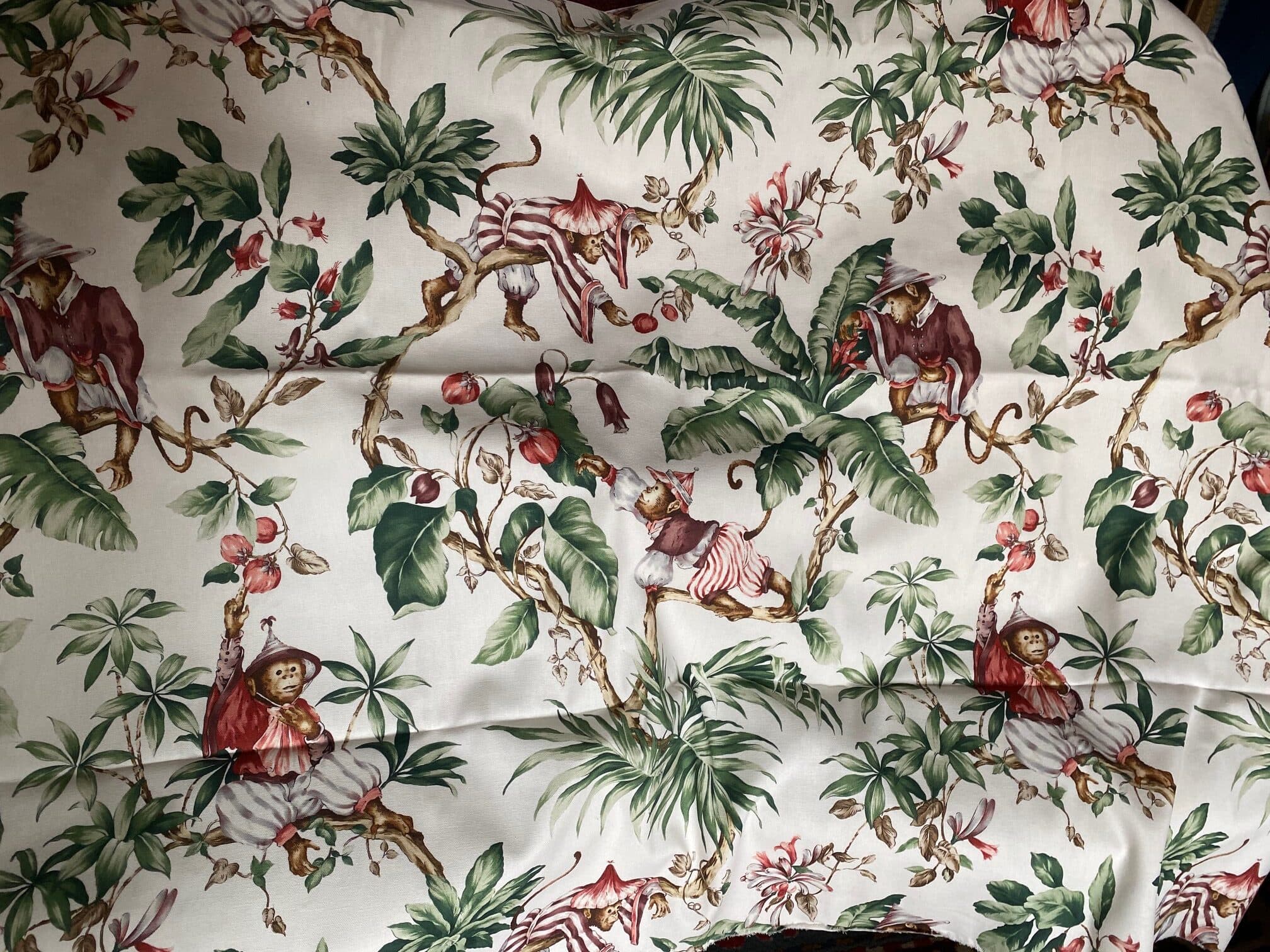 Guajana fabric, dark green leaves, view 2