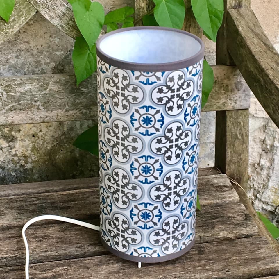Lampe à poser carreaux ciment
