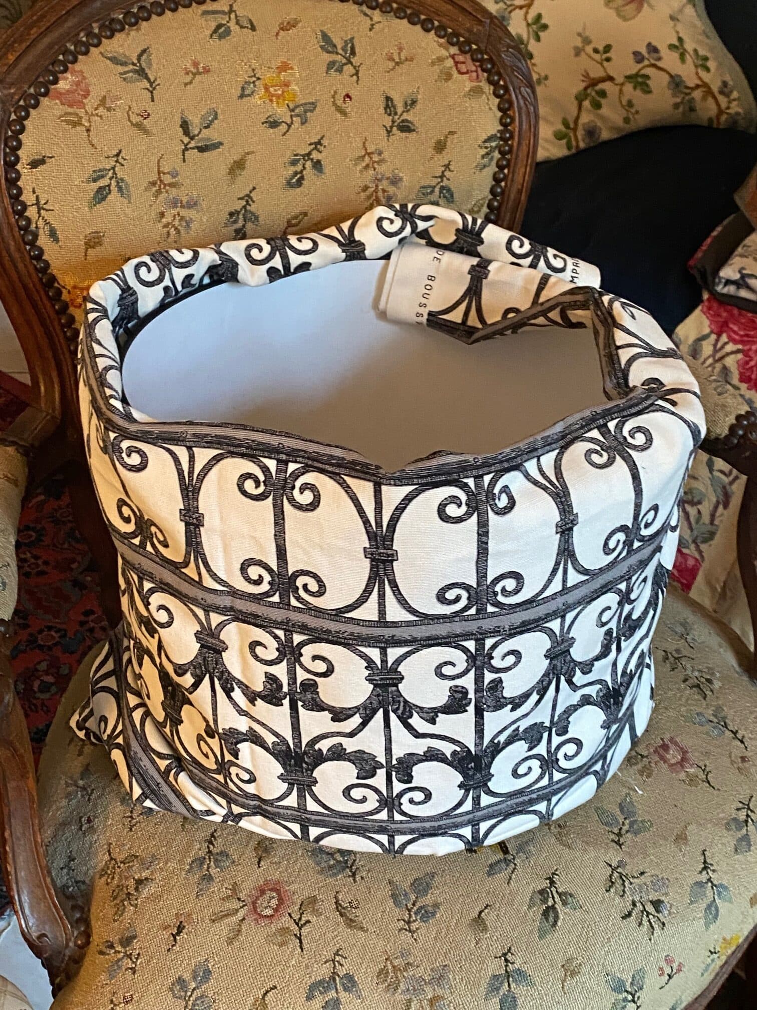 ‘Cheverny’ fabric by Boussac, view 4