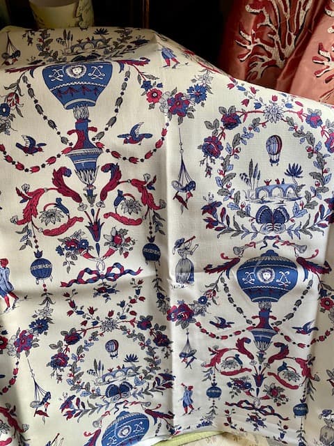 Toile de Jouy ‘Montgolfière’ – blue version, view 2