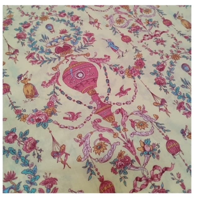 Tissu toile de Jouy version rose fond crème