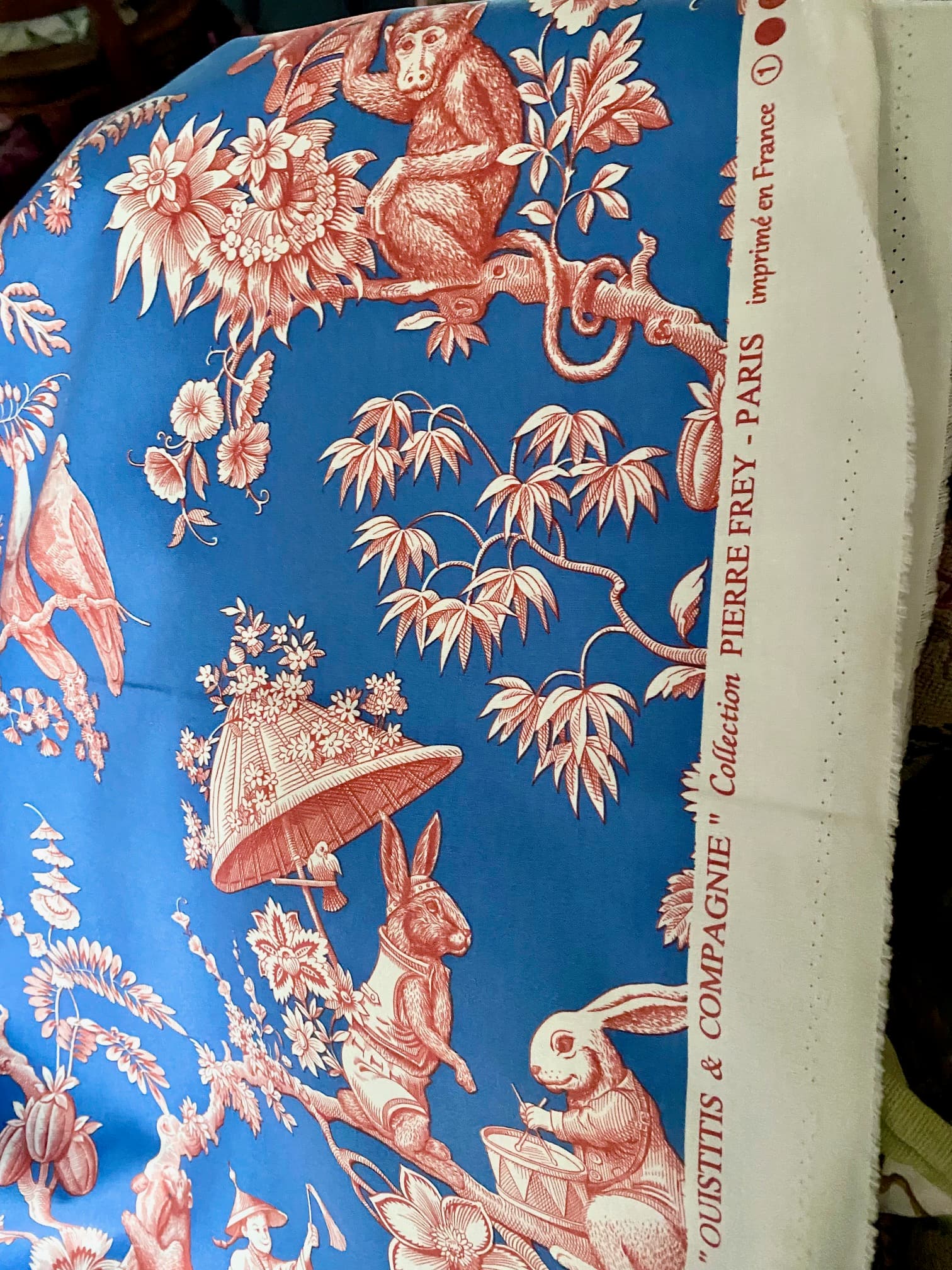 Toile de Jouy fabric ‘ouistitis et compagnie’ by Pierre Frey, view 2